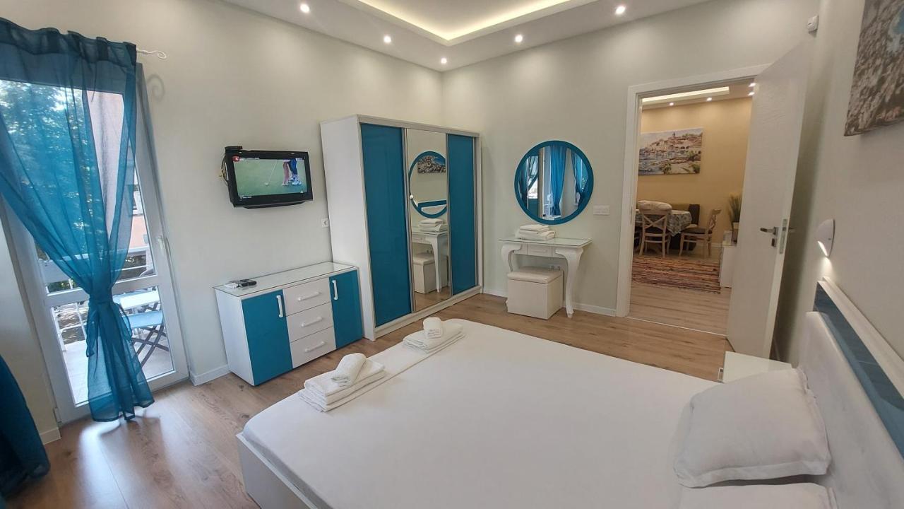 Апартамент Pink & Blue - 2Bdr With Balcony - Wi-Fi Varna Exterior photo