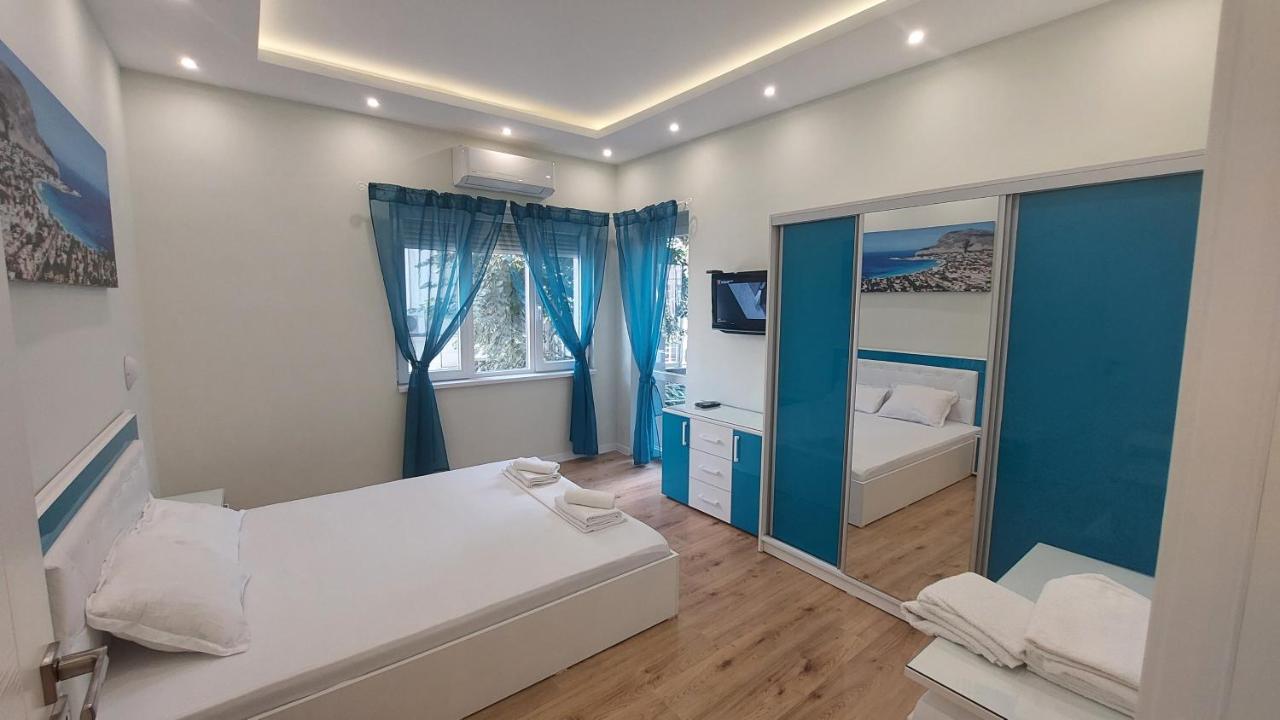 Апартамент Pink & Blue - 2Bdr With Balcony - Wi-Fi Varna Exterior photo